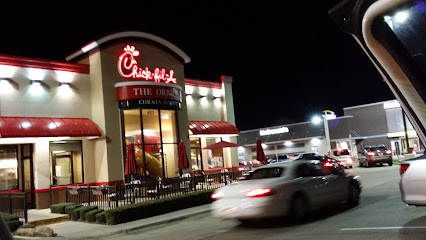 Chick-fil-A Restaurant, Lewisville, Texas (483 E Round Grove Rd, Lewisville, TX 75067, United States): Menu, group reviews, public offers, rating
