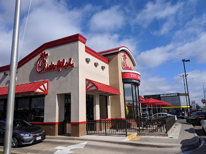 Chick-fil-A Restaurant in Lewisville, Texas (483 E Round Grove Rd, Lewisville, TX 75067, United States): Menu, group offers, public feedback